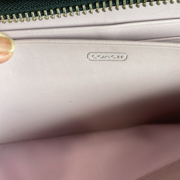 Coach zip wallet black canvas/leather with C stitching details in excellent cond - Picture 9 of 11